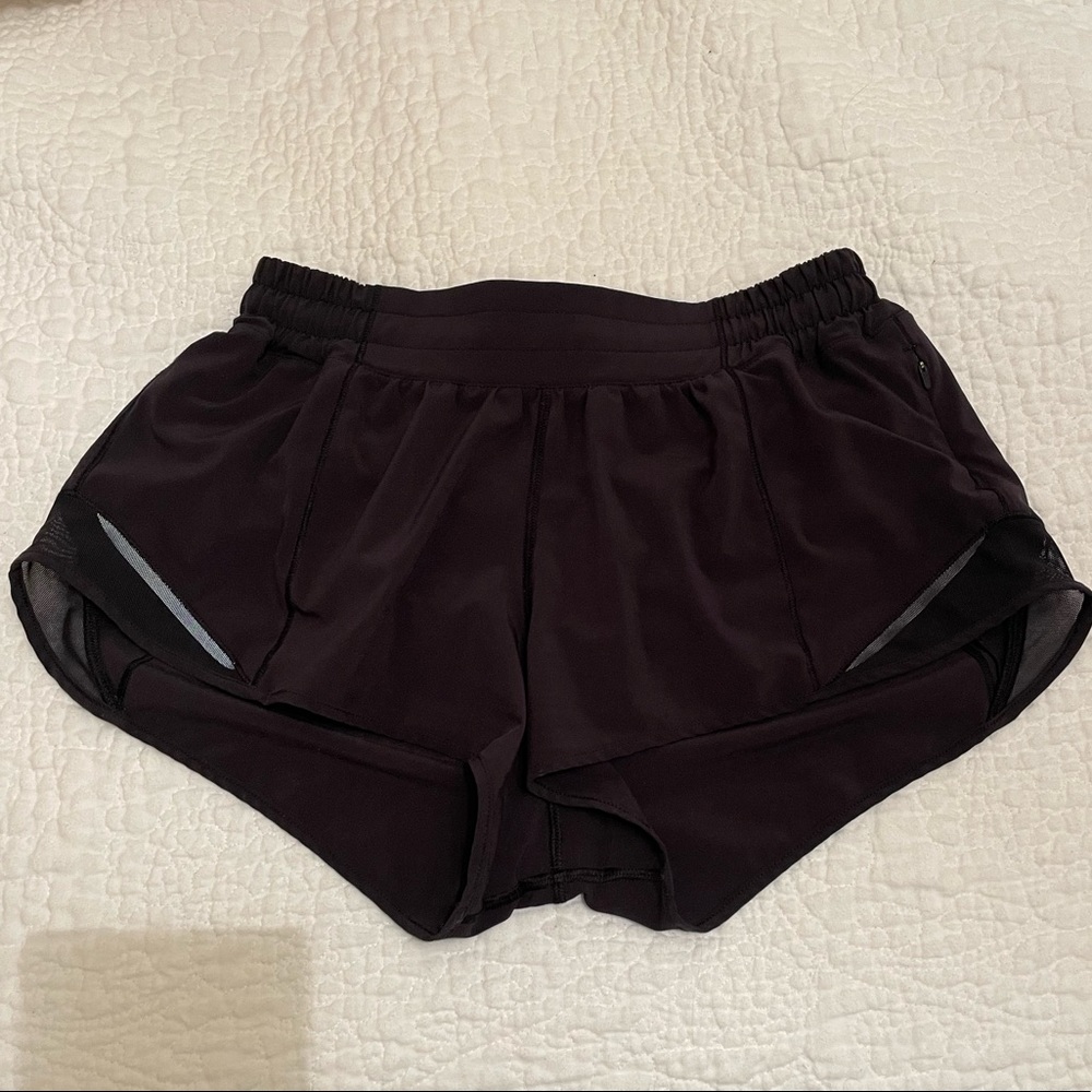 lululemon Hotty Hot Low-Rise Lined Short 2.5" color black
